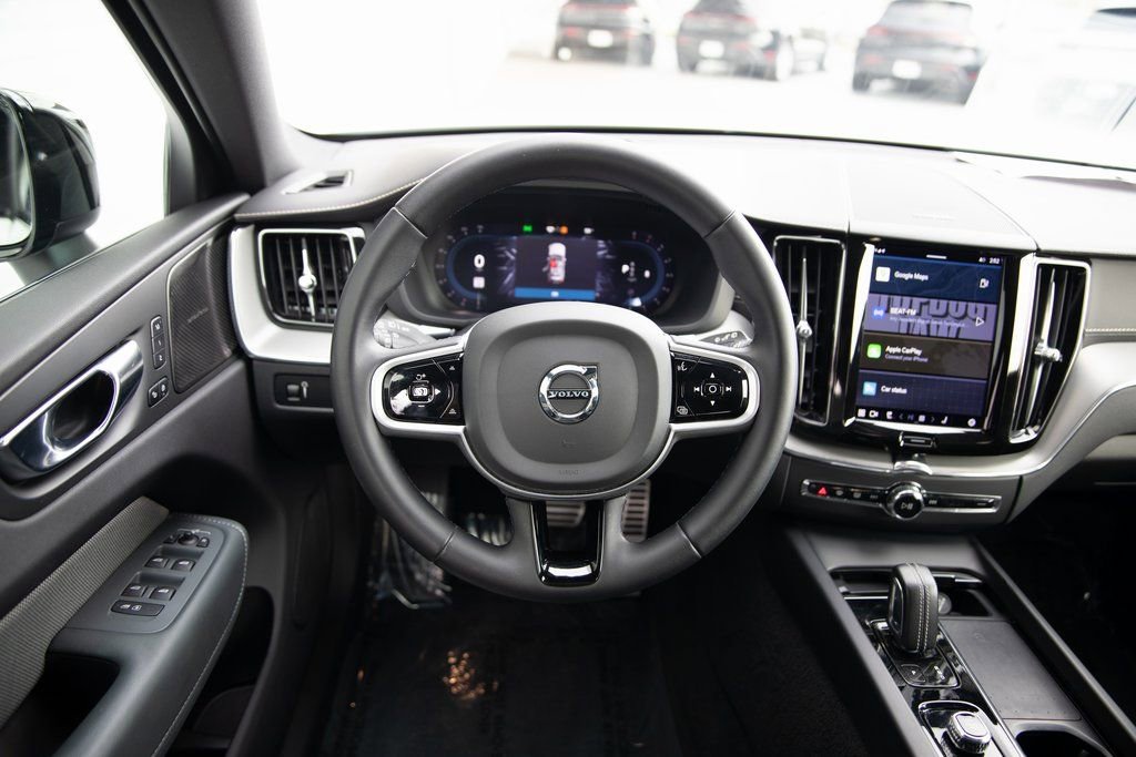 Used 2022 Volvo XC60 B5 R-Design w/ Advanced Package image 17