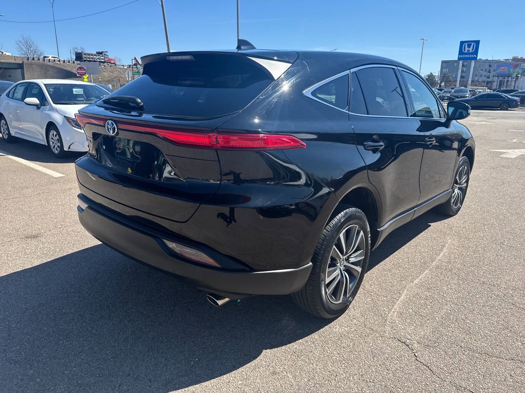 Used 2023 Toyota Venza LE AWD/4WD image 9