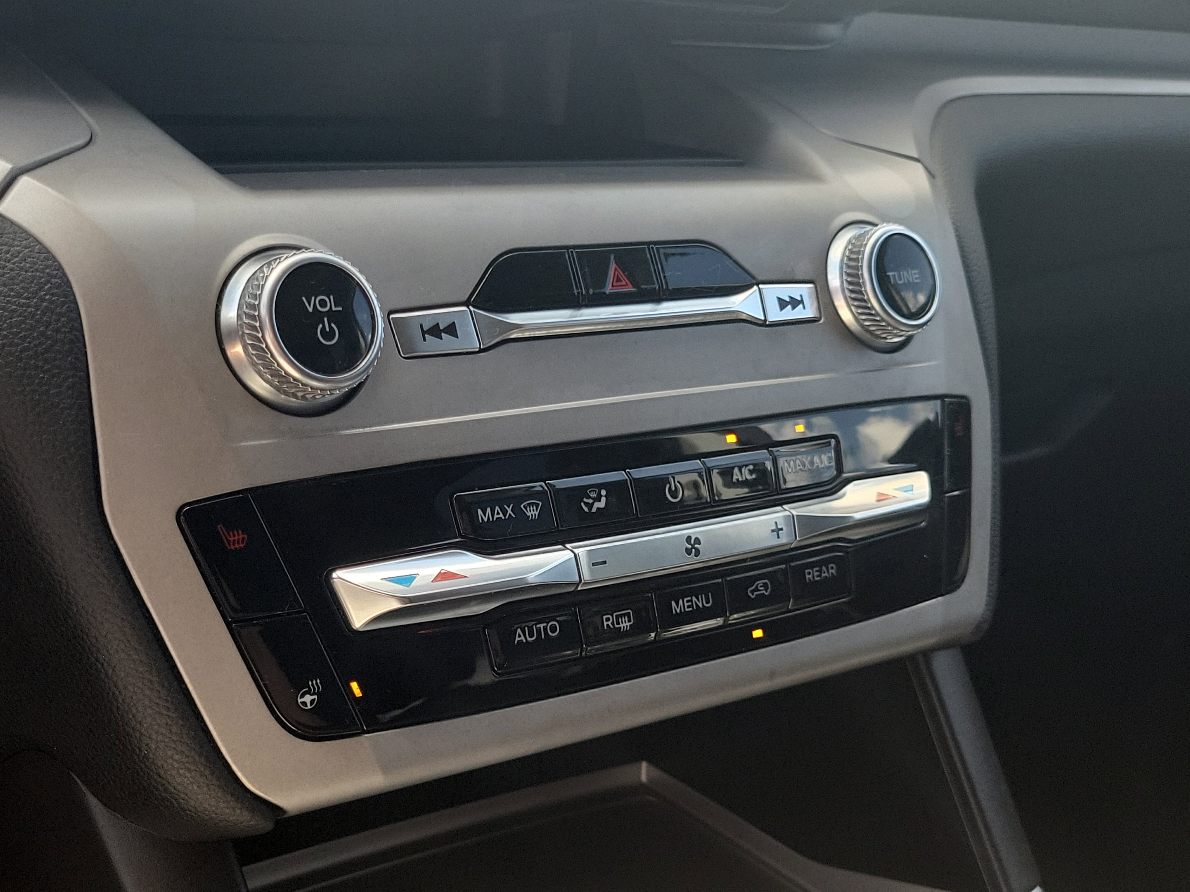 Used 2023 Ford Explorer XLT w/ Equipment Group 202A image 36