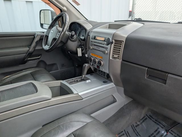 Used 2006 Nissan Titan LE w/ (R02) LE Off-Road Pkg image 32