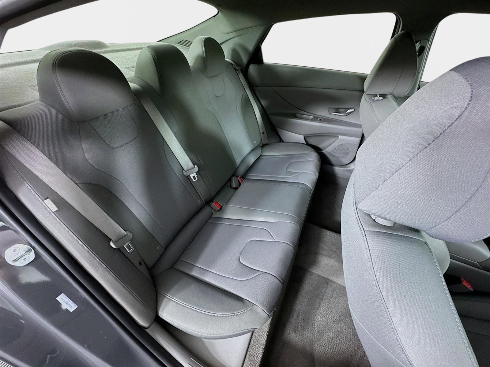 Certified 2025 Hyundai Elantra SE image 24