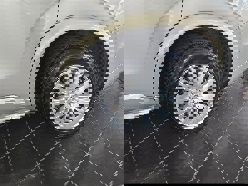 Used 2016 Volvo XC90 T6 Momentum w/ Momentum Plus Package image 38