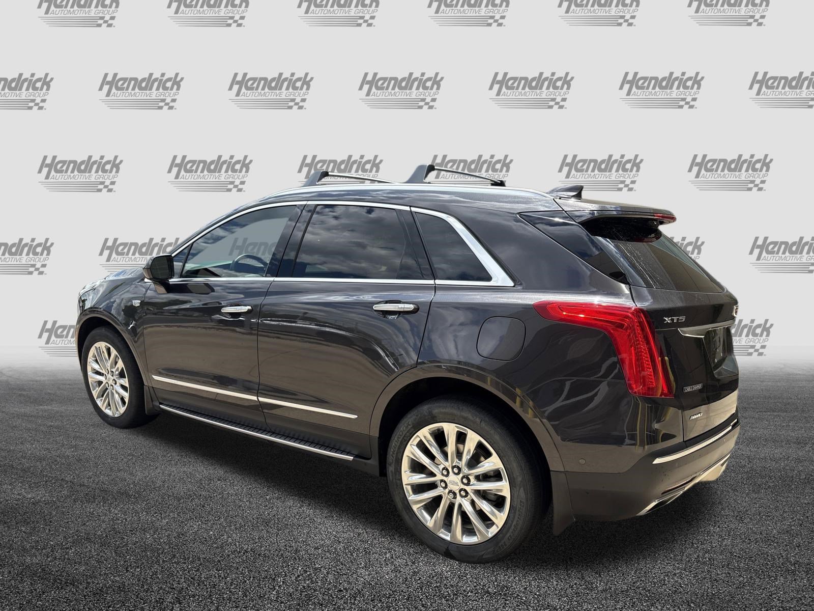 Used 2017 Cadillac XT5 Platinum w/ Driver Assist Package AWD/4WD image 8