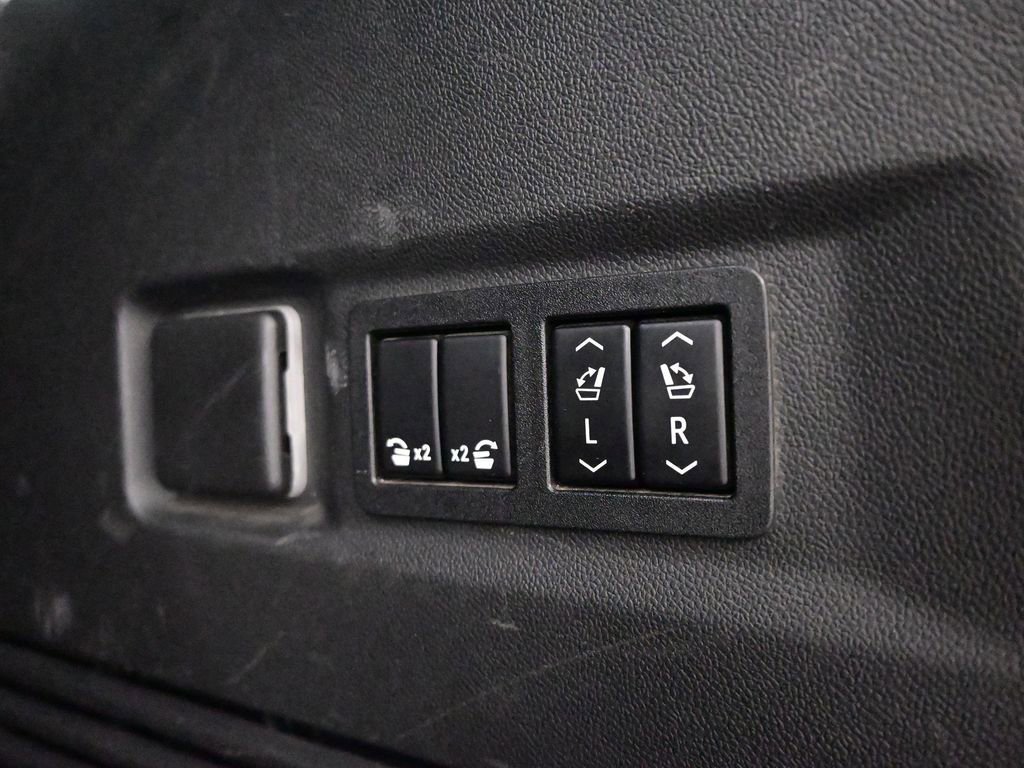 Used 2022 Chevrolet Tahoe RST w/ Luxury Package image 37