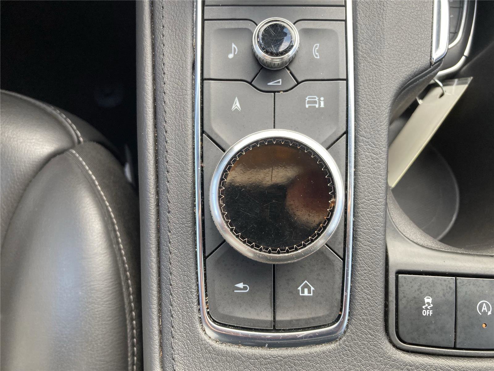 Used 2024 Cadillac XT4 Premium Luxury image 14