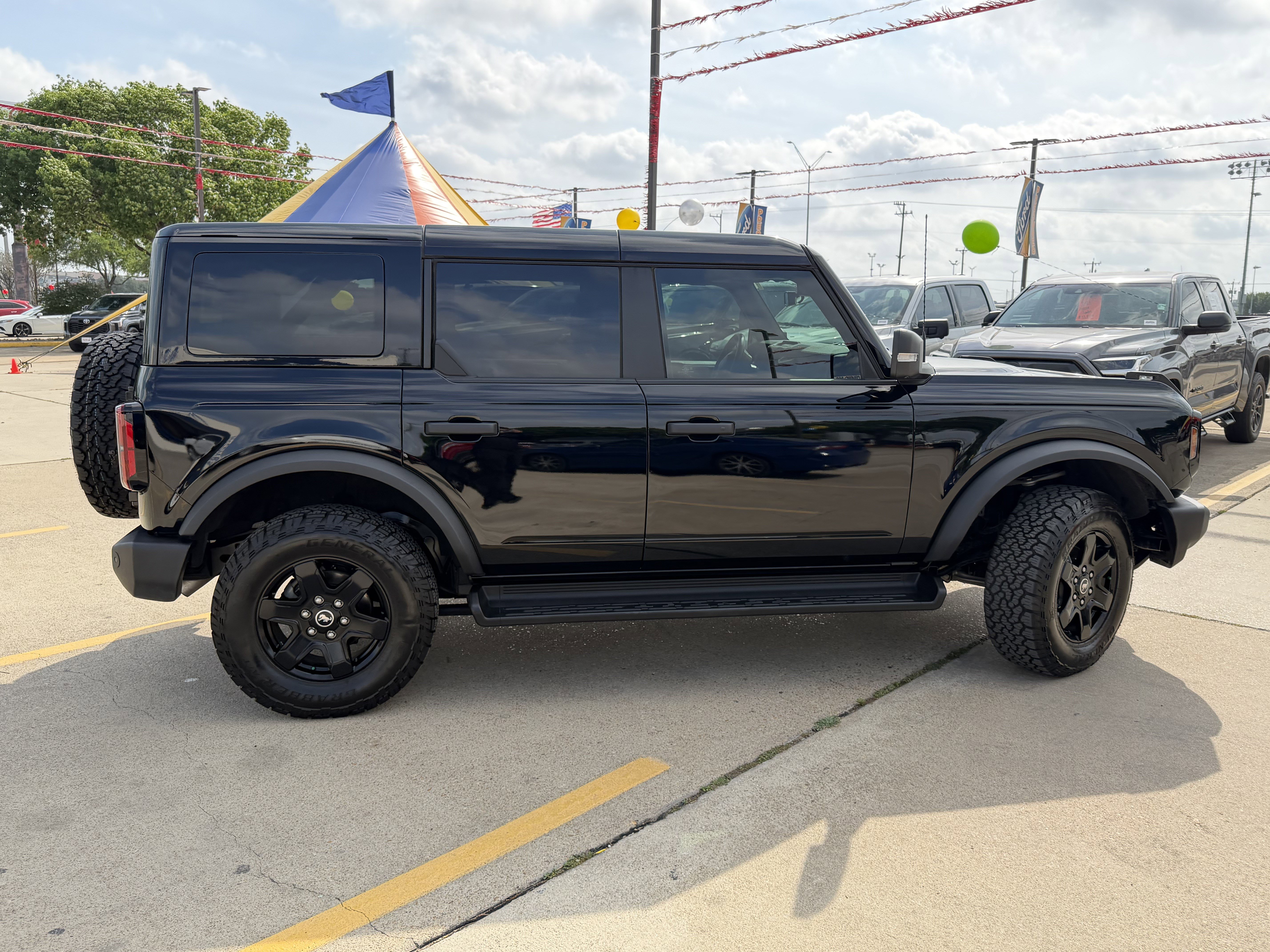 Used 2025 Ford Bronco Outer Banks image 4