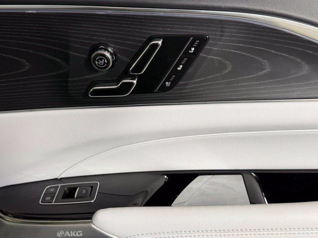 Used 2024 Cadillac Lyriq Luxury RWD image 31