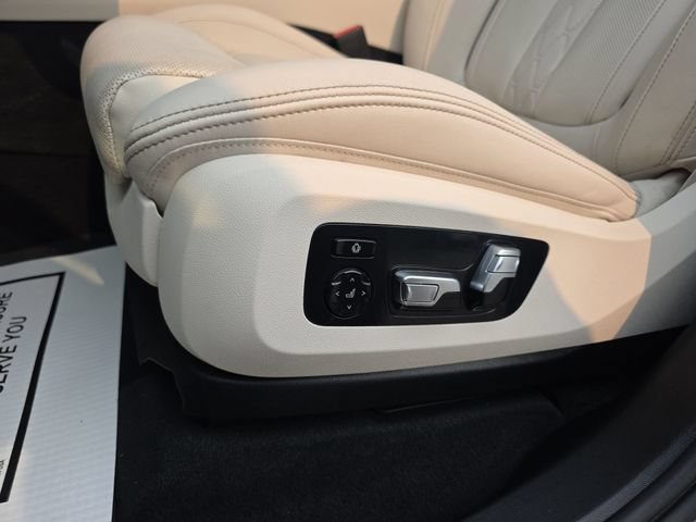 Used 2023 BMW X7 M60i w/ Executive Package AWD/4WD image 12
