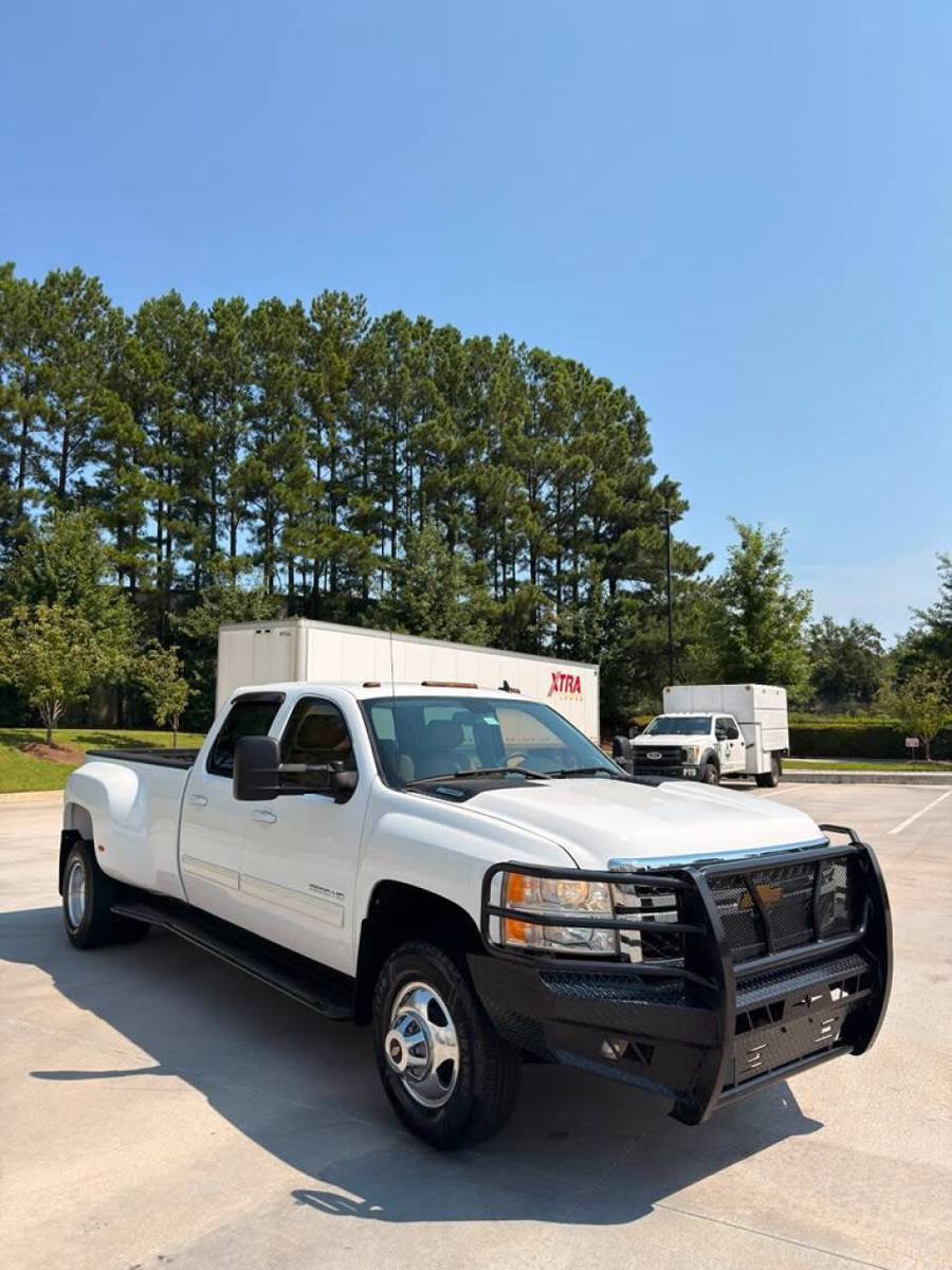 Used 2014 Chevrolet Silverado 3500 LTZ w/ LTZ Plus Package AWD/4WD image 3