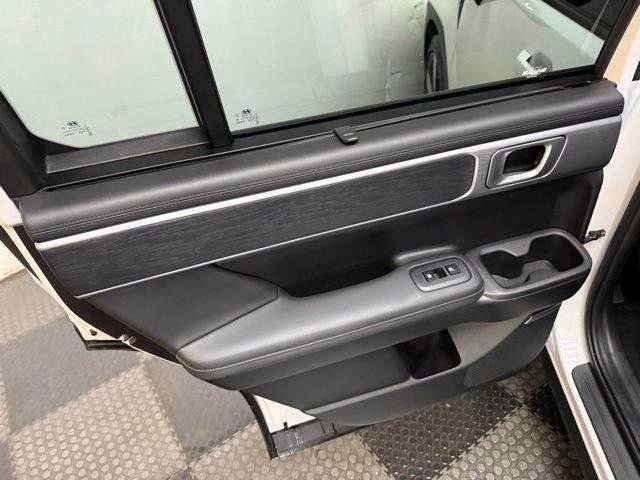 Used 2025 Hyundai Santa Fe Limited image 31