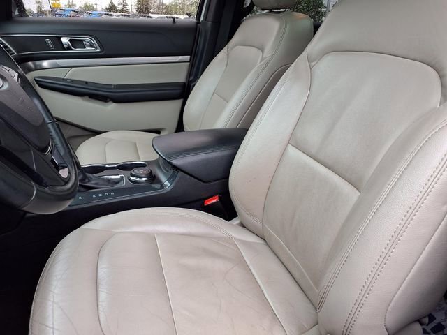 Used 2018 Ford Explorer XLT w/ Equipment Group 202A AWD/4WD image 3