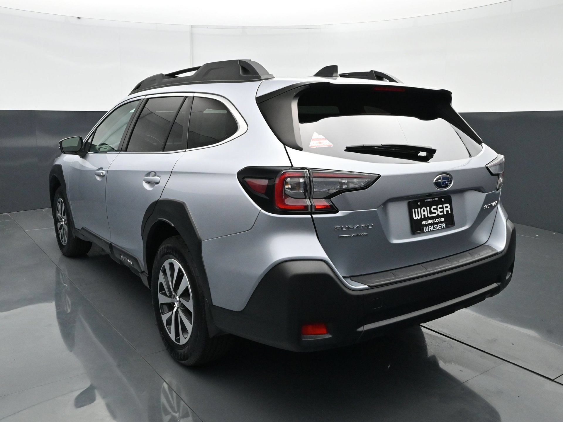 Used 2025 Subaru Outback Premium AWD/4WD image 5