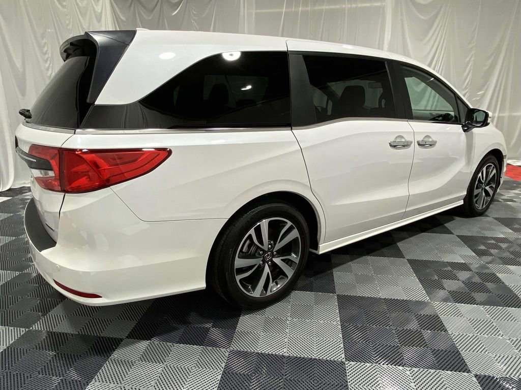 Used 2023 Honda Odyssey Touring image 4