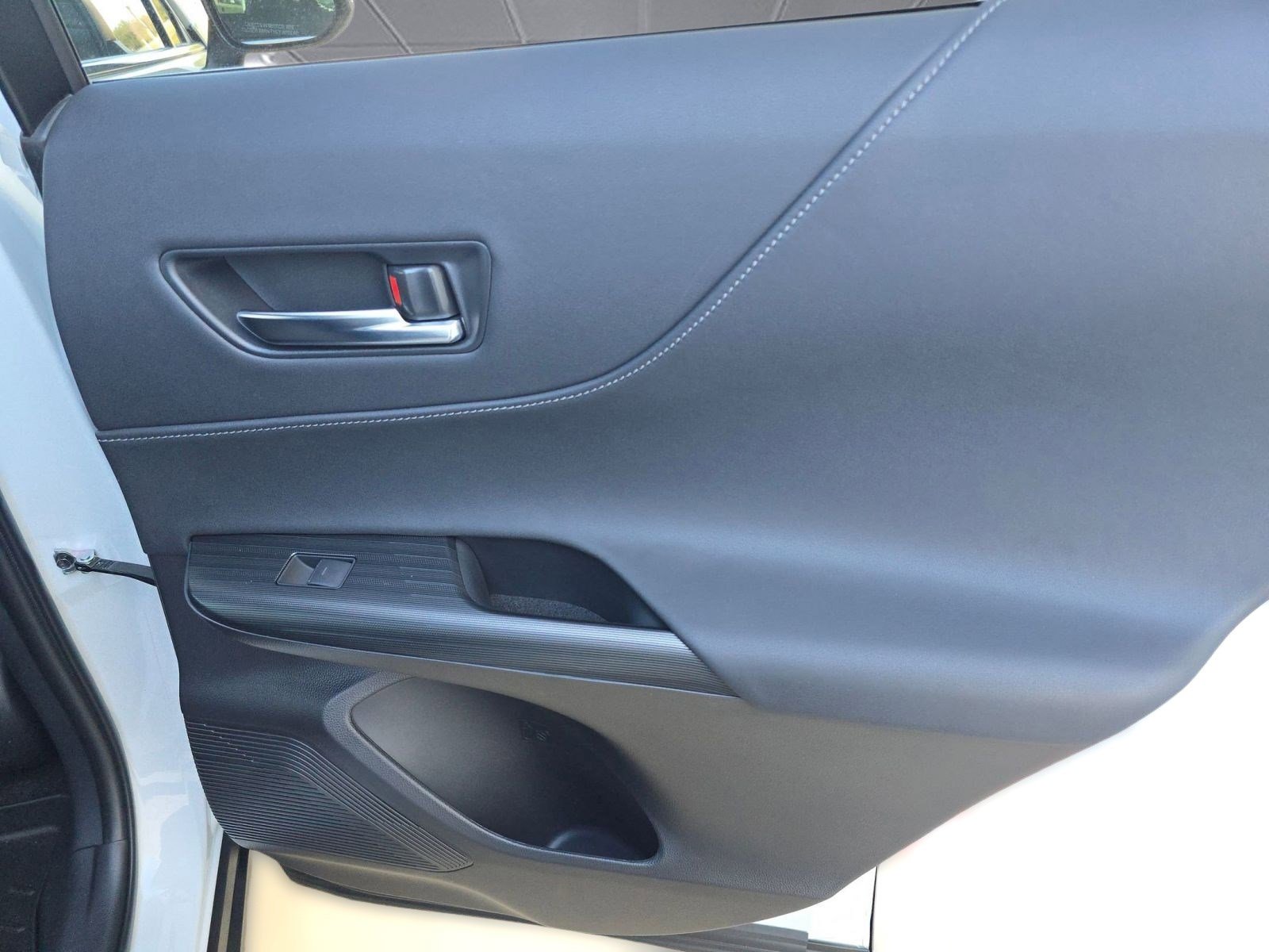 Used 2023 Toyota Venza Limited image 28