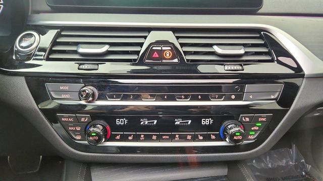 Used 2022 BMW 530e xDrive 530e iPerformance w/ Executive Package image 53