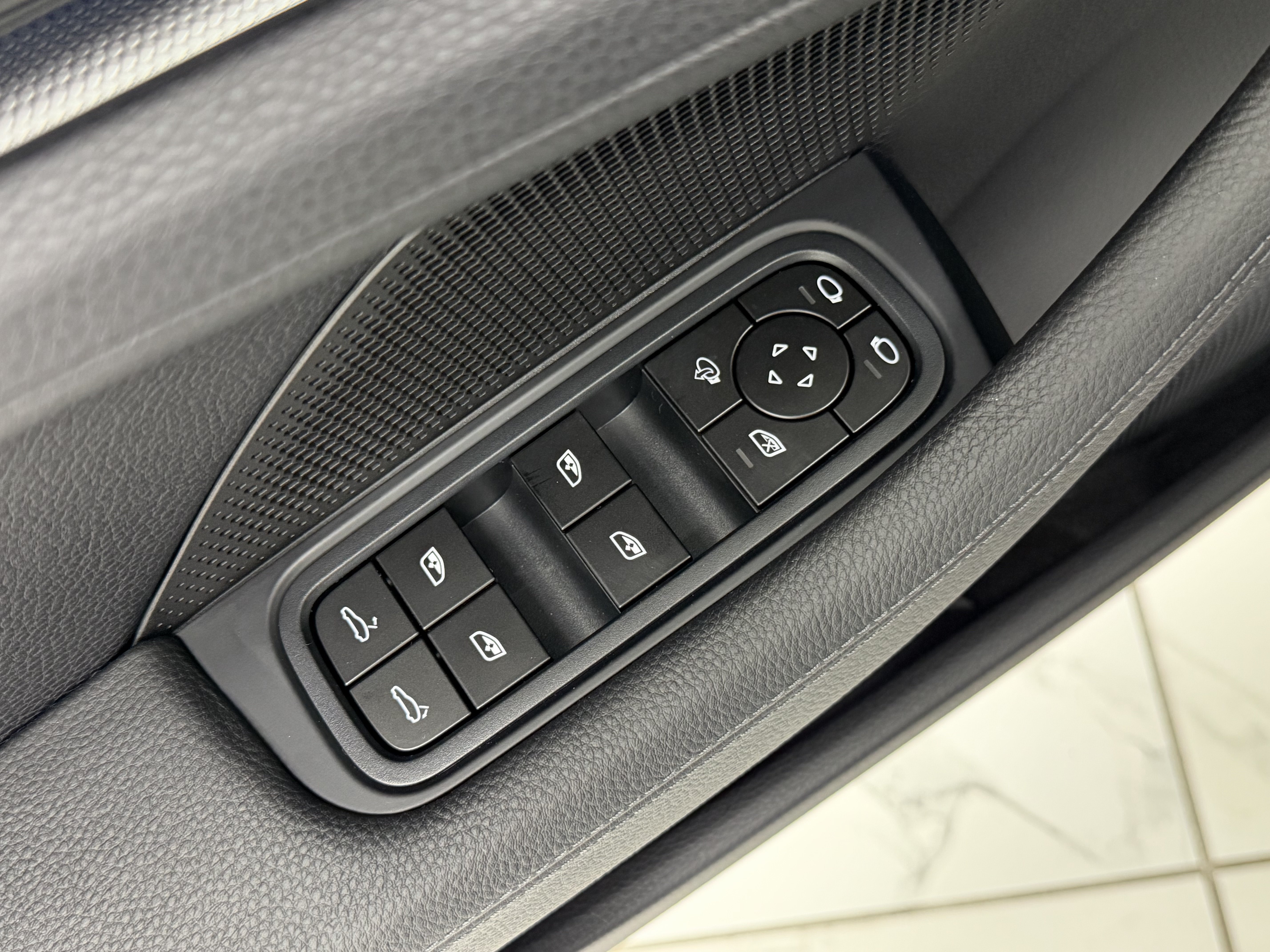 New 2026 Porsche Panamera image 28