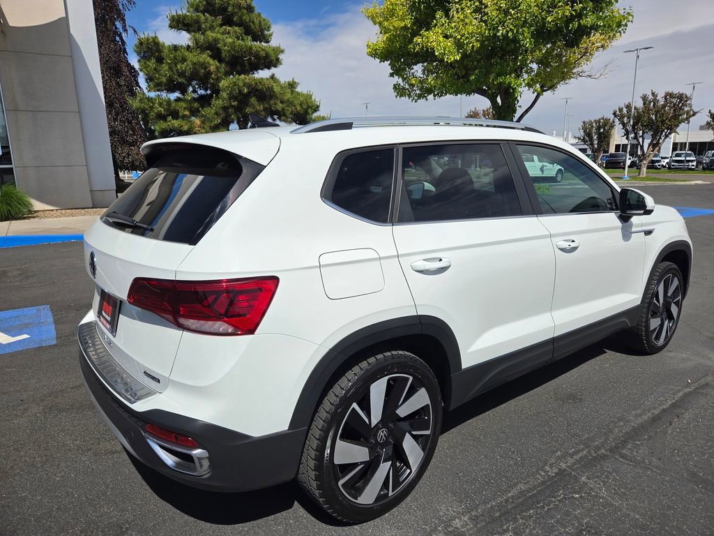 Used 2024 Volkswagen Taos SEL AWD/4WD image 3