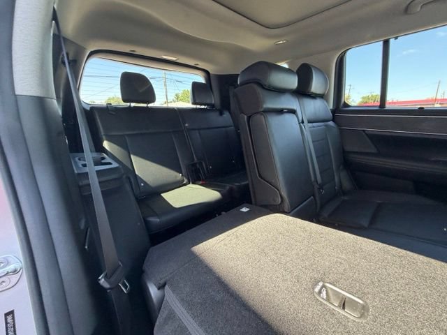 Used 2025 Hyundai Santa Fe Limited AWD/4WD image 20