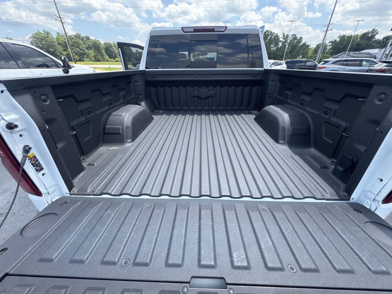 Used 2026 Chevrolet Silverado 1500 LT Trail Boss w/ Convenience Package II AWD/4WD image 12