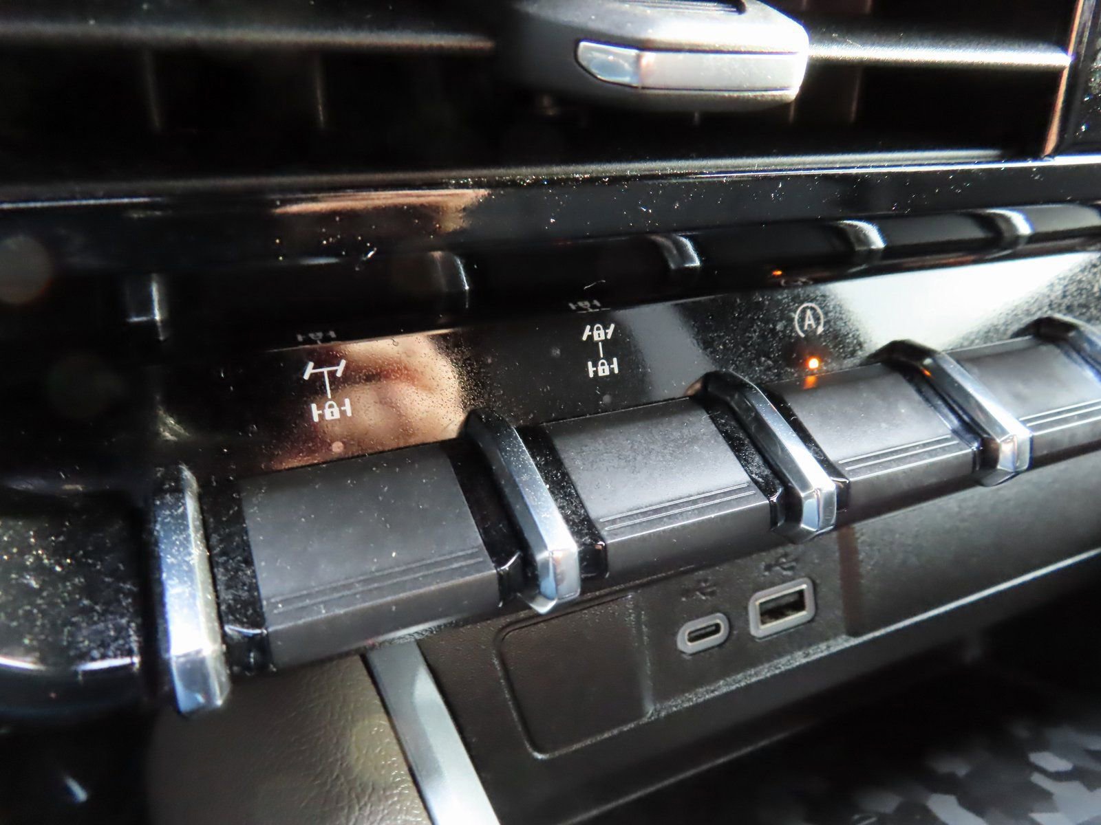 Used 2023 Chevrolet Colorado ZR2 w/ ZR2 Convenience Package III image 30