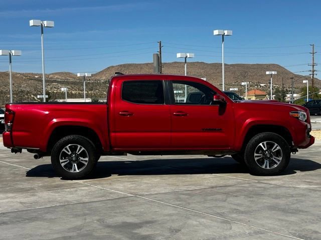Used 2019 Toyota Tacoma TRD Sport w/ Technology Package image 9