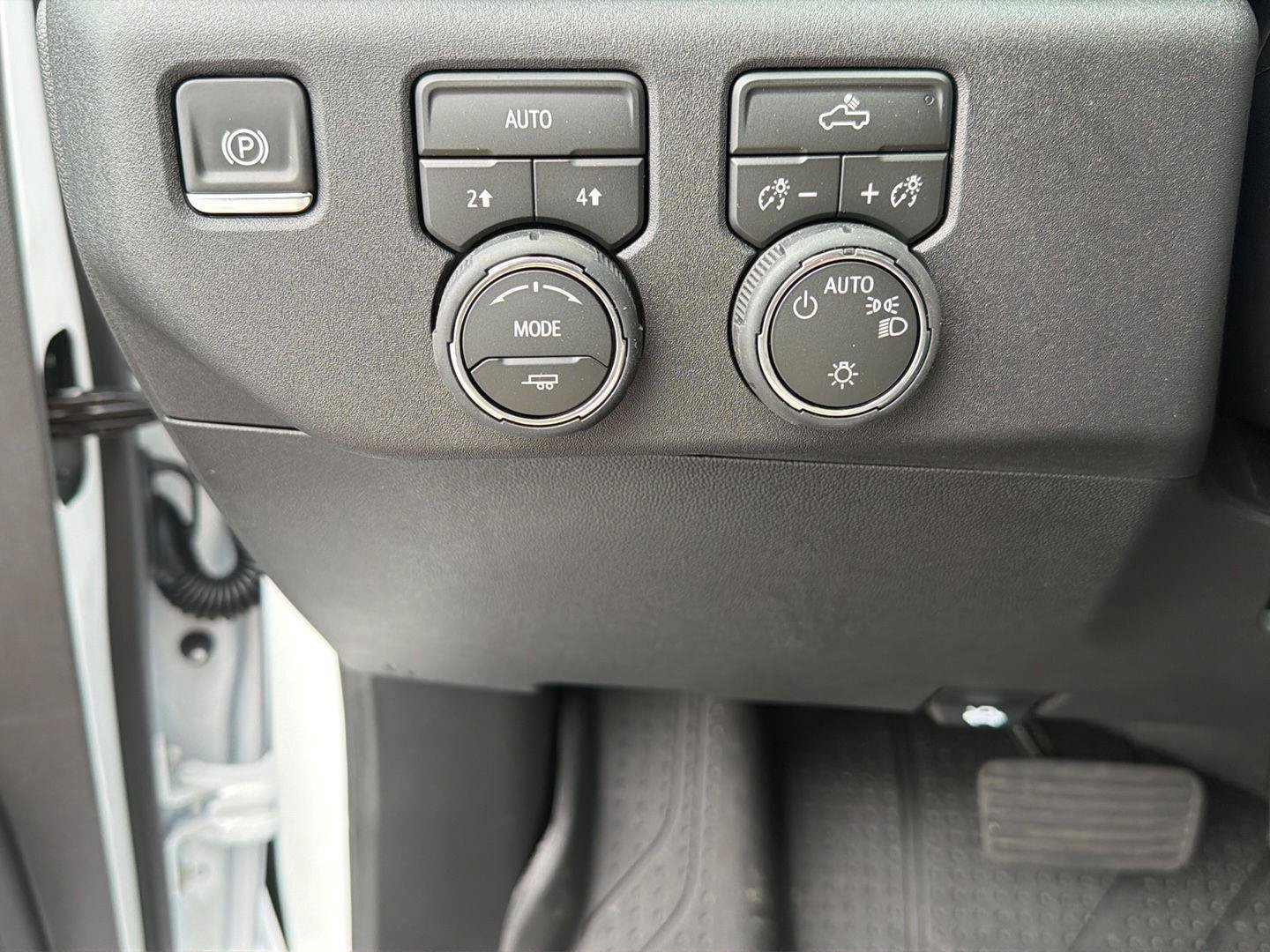 New 2026 Chevrolet Silverado 1500 LT w/ Protection Package AWD/4WD image 19