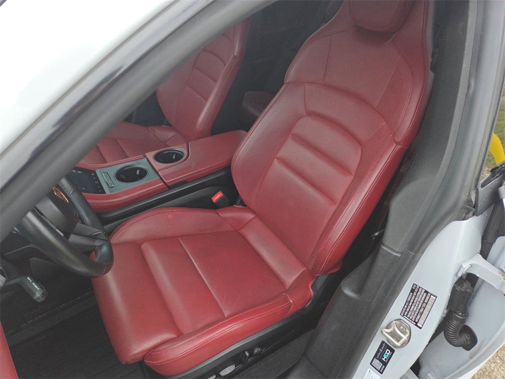 Used 2022 Porsche Taycan 4S image 23