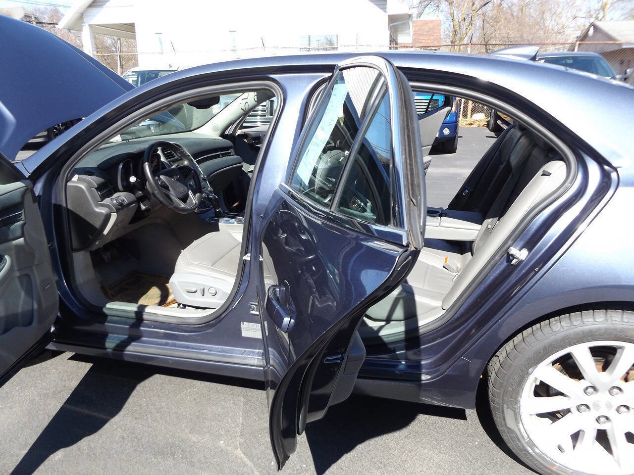 Used 2015 Chevrolet Malibu LT w/ Leather Package image 12