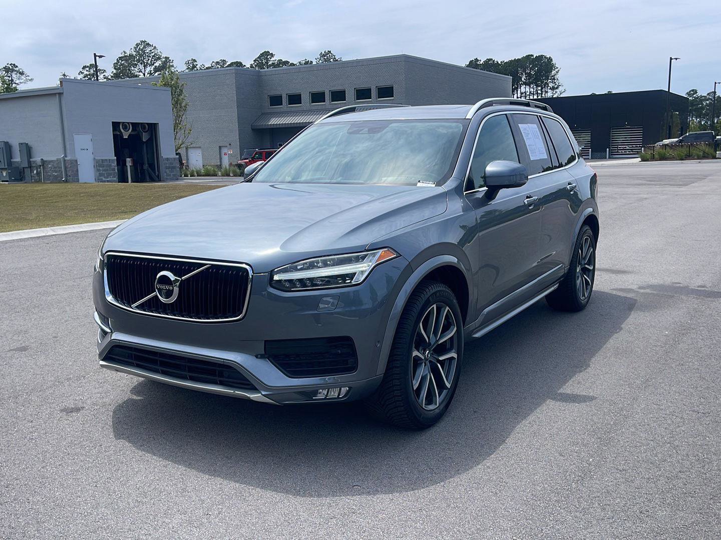 Used 2016 Volvo XC90 T6 Momentum w/ Momentum Plus Package AWD/4WD image 3