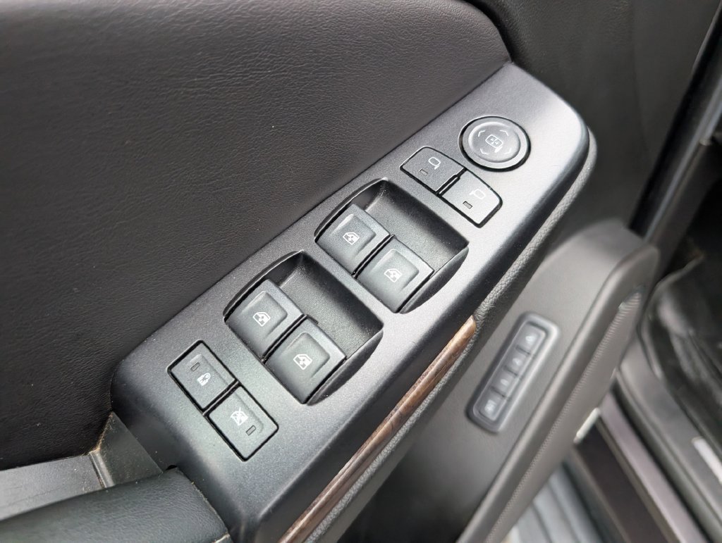 Used 2018 Chevrolet Tahoe LT AWD/4WD image 11