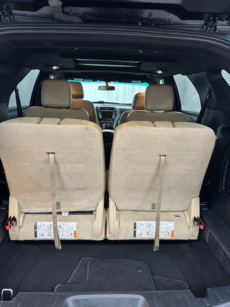 Used 2016 Ford Explorer XLT w/ Equipment Group 202A image 33