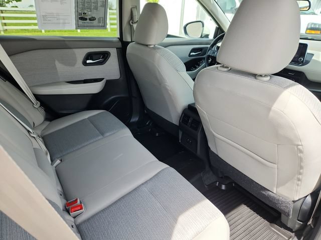 Used 2023 Nissan Rogue SV AWD/4WD image 30