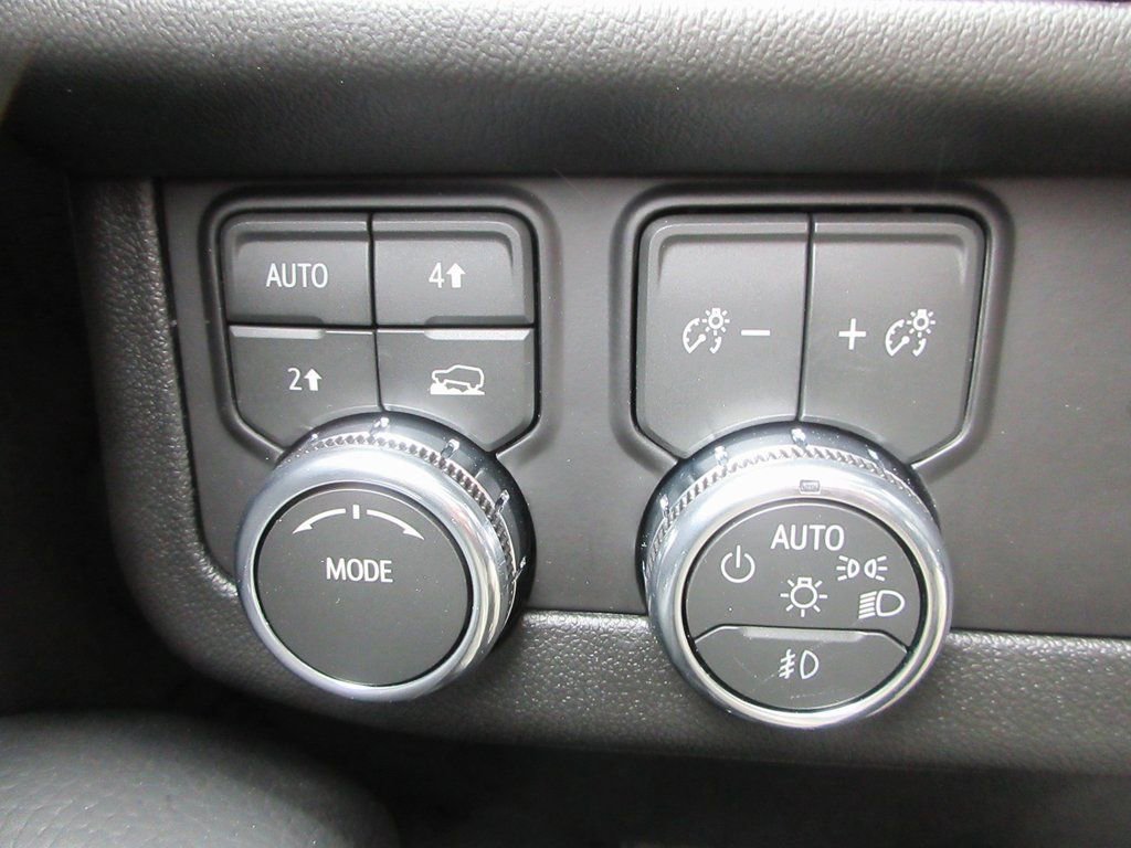 New 2026 GMC Yukon XL Denali w/ Sun & Power Step Package image 18