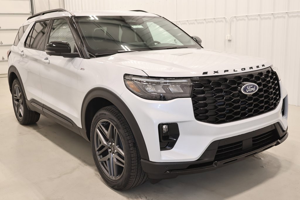 New 2026 Ford Explorer ST-Line image 2