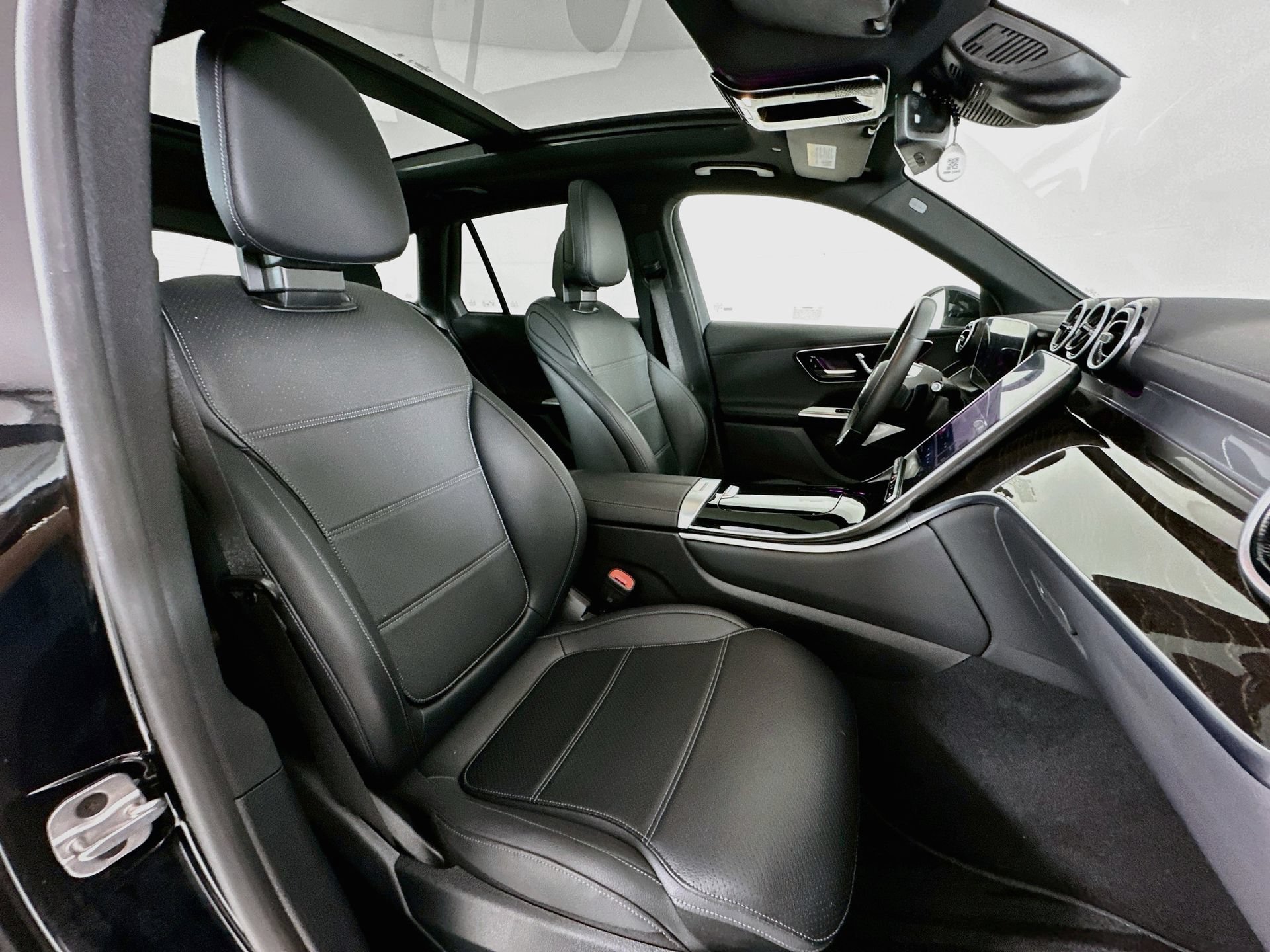 Certified 2024 Mercedes-Benz GLC 300 4MATIC image 31