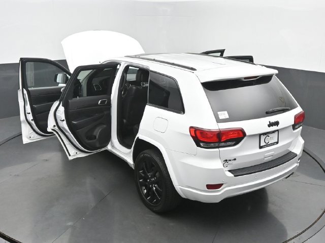 Used 2019 Jeep Grand Cherokee Altitude AWD/4WD image 66