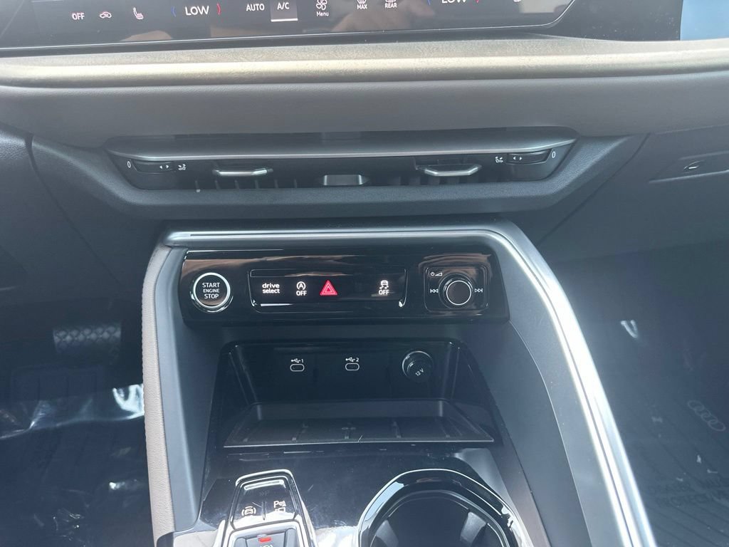 Used 2025 Audi Q5 Premium AWD/4WD image 42