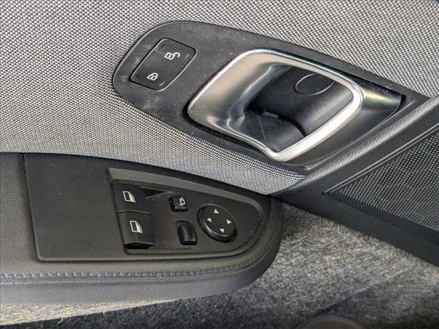 Used 2018 BMW i3 image 11