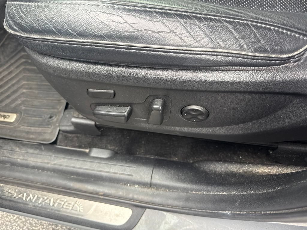 Used 2021 Hyundai Santa Fe Limited w/ Cargo Package FWD image 12