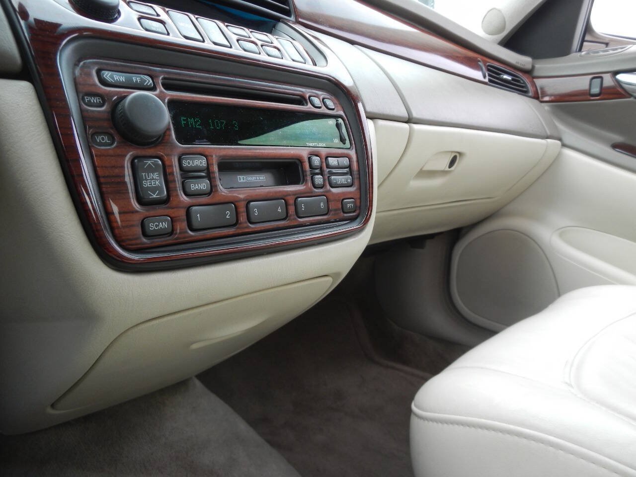 Used 2002 Cadillac De Ville FWD image 40