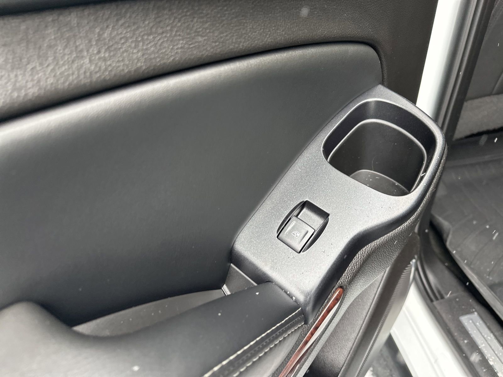 Used 2017 GMC Yukon SLT w/ Open Road Package image 24