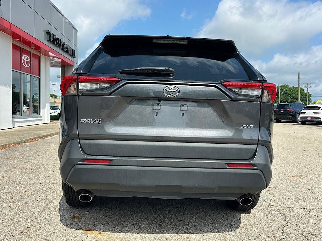 Used 2024 Toyota RAV4 XLE FWD image 4