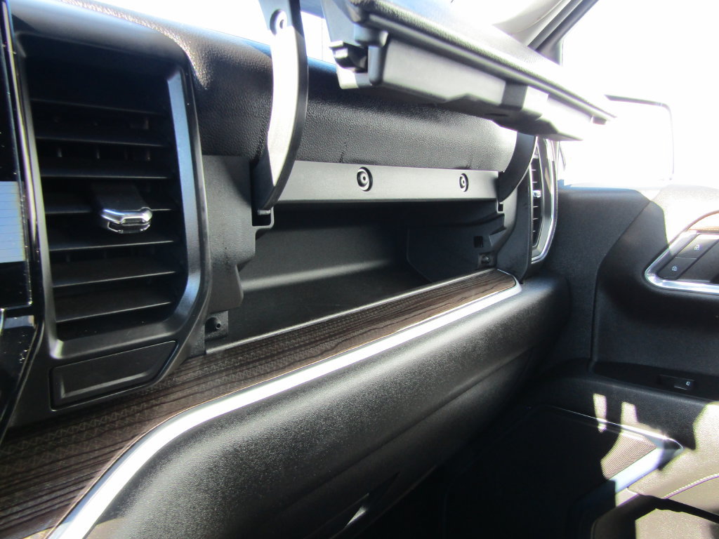 Used 2024 Chevrolet Silverado 1500 LT AWD/4WD image 31