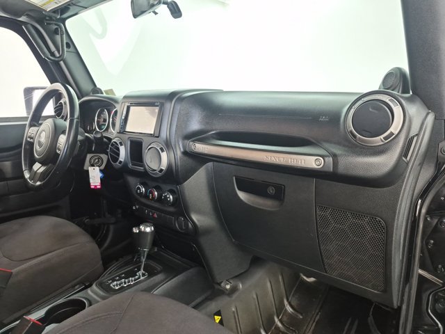 Used 2014 Jeep Wrangler Unlimited Sport w/ Connectivity Group AWD/4WD image 24