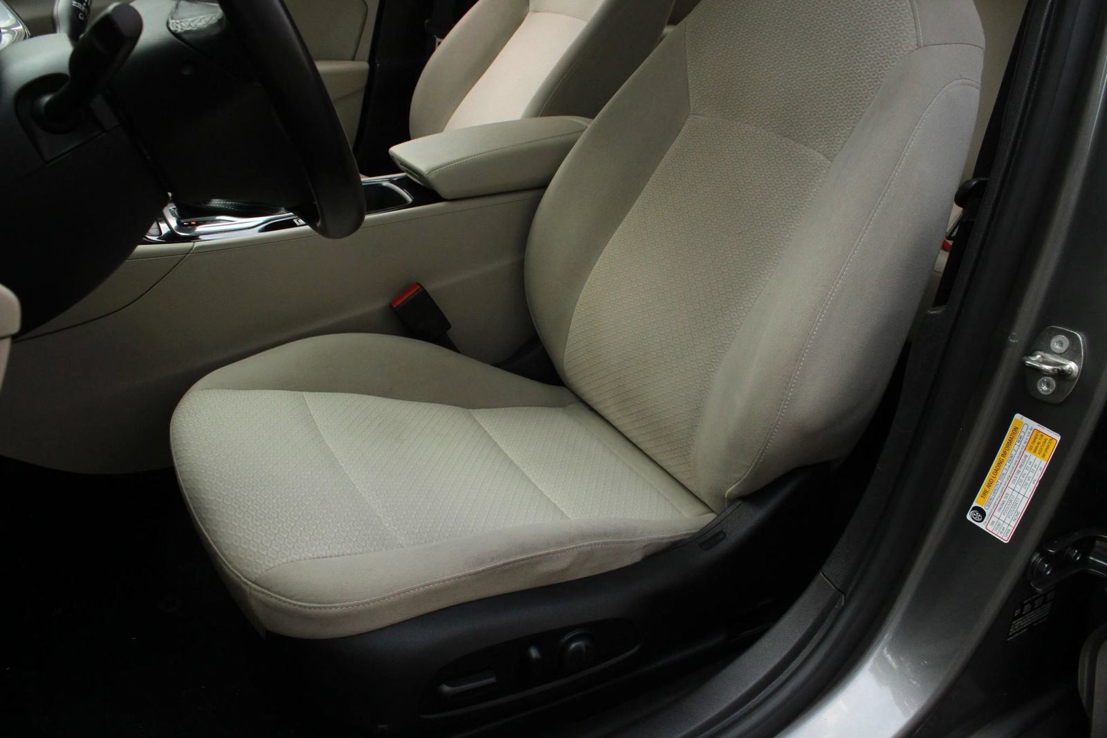 Used 2018 Buick Regal Preferred w/ Sights and Sounds Package FWD image 17