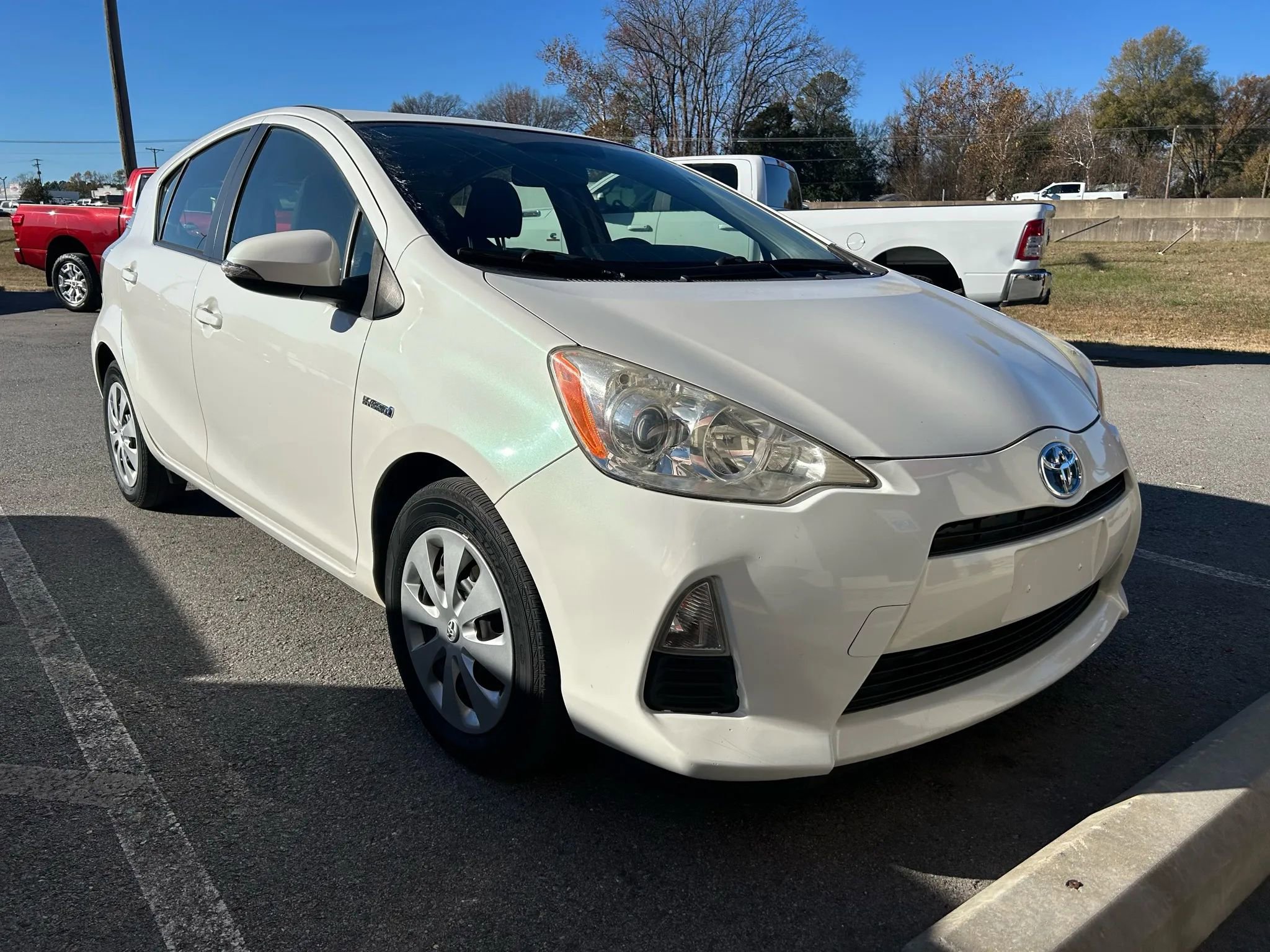 Used 2013 Toyota Prius C One image 3