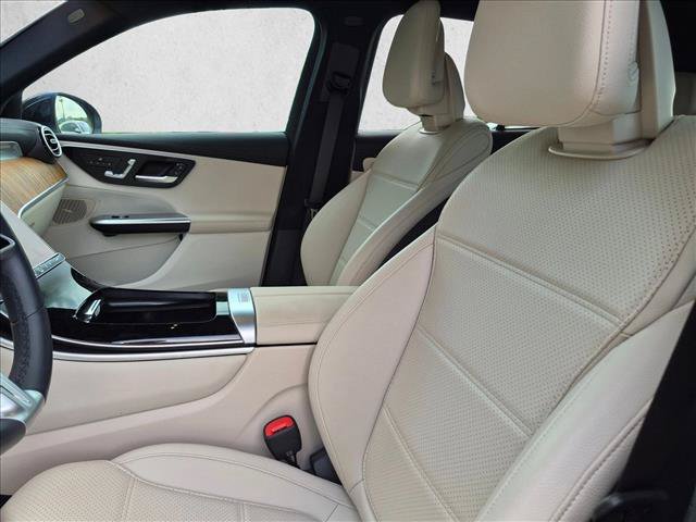 Used 2024 Mercedes-Benz GLC 300 4MATIC image 13