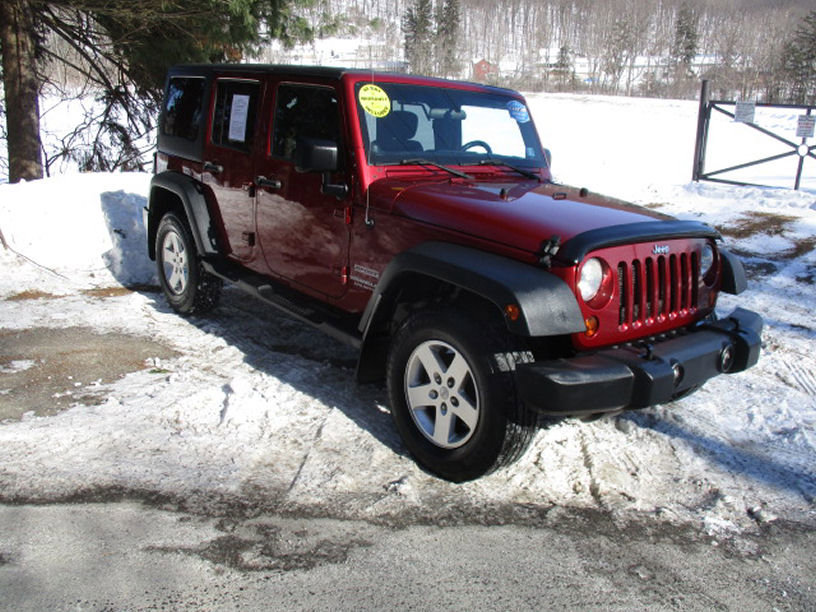 Used 2012 Jeep Wrangler Unlimited Sport image 2