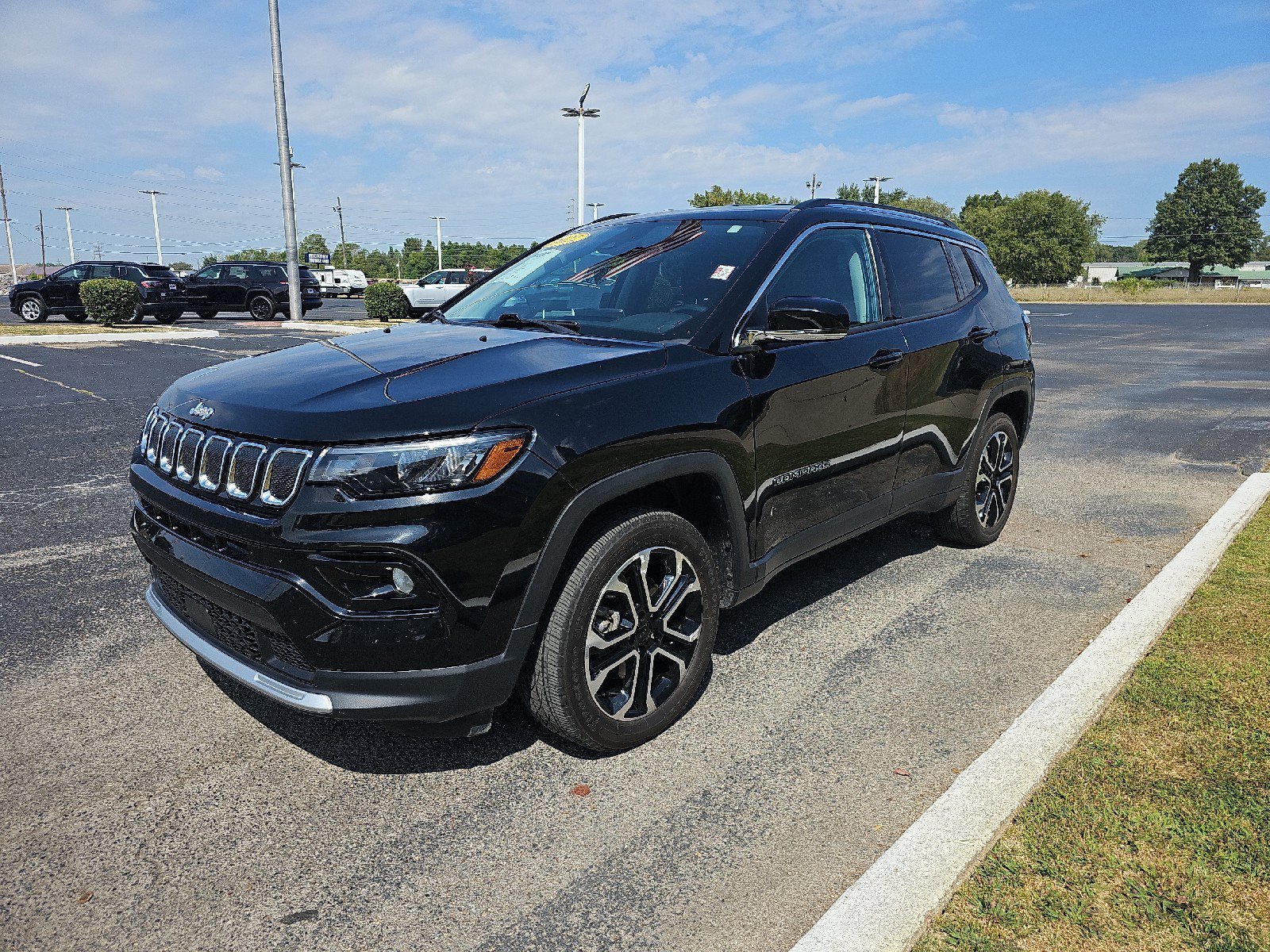 Used 2022 Jeep Compass Limited image 3