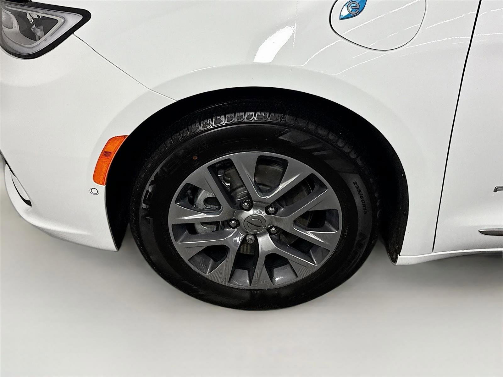 Used 2023 Chrysler Pacifica Pinnacle image 28